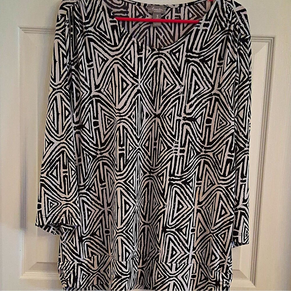 Chico's Travelers Size 3 Women's Black White Geometric Knit 3/4 Sleeve Tunic Top